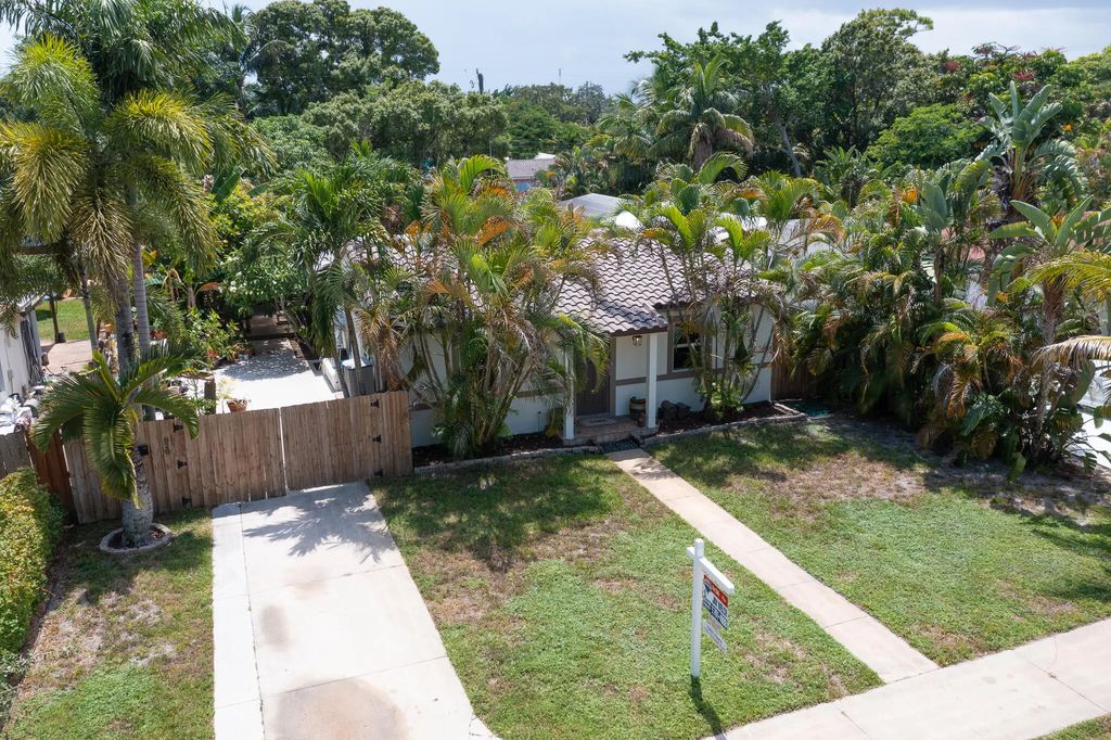 820 Sw 18th Court, Fort Lauderdale
