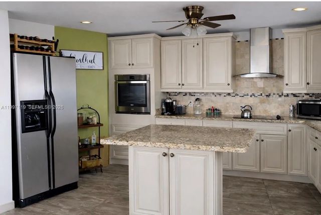 1351 Ne Miami Gardens Drive #926e, Miami
