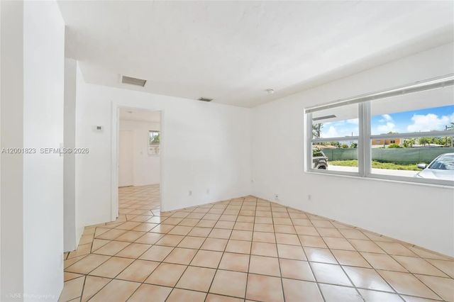 3 of 12 - 924 Ne 17th Terrace #1, Fort Lauderdale, FL