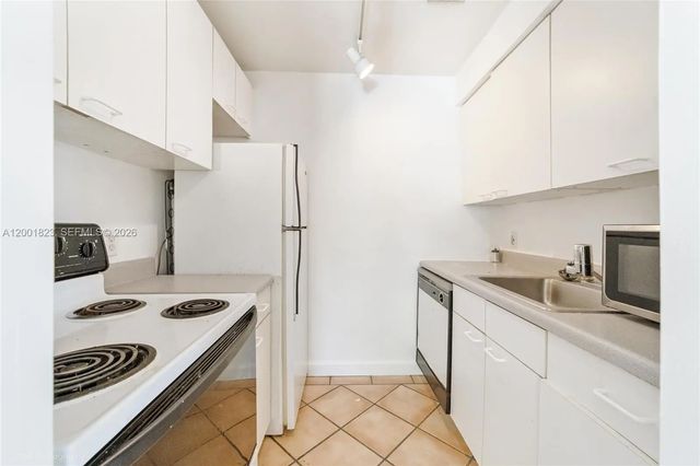 5 of 12 - 924 Ne 17th Terrace #1, Fort Lauderdale, FL