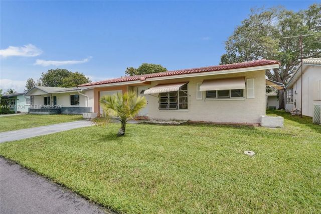 3 of 30 - 5712 Nw 66th Avenue, Tamarac, FL