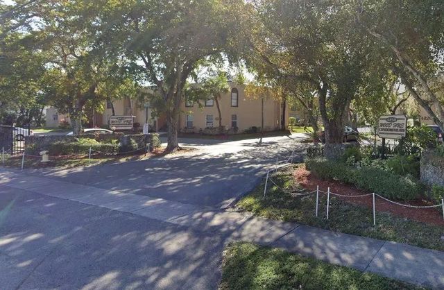 4221 Nw 19th Street #285, Lauderhill