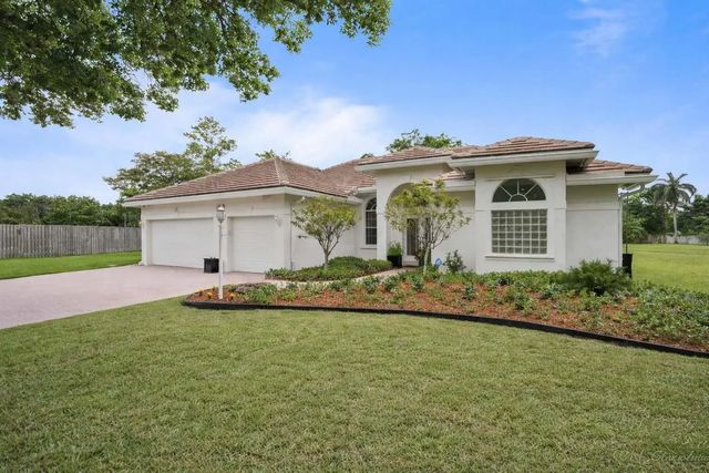 16245 Seneca Circle, Davie