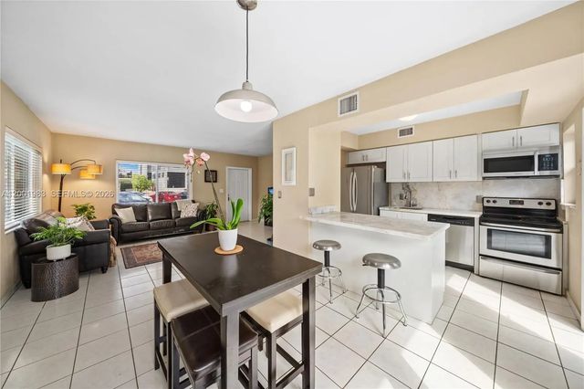 5 of 20 - 2010 Calais Drive, Miami Beach, FL