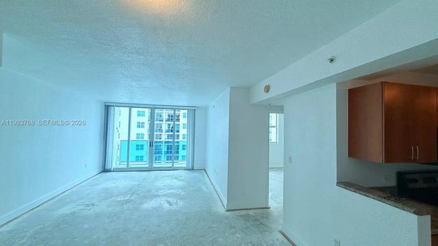 3 of 11 - 7501 E Treasure Drive #8b, North Bay Village, FL