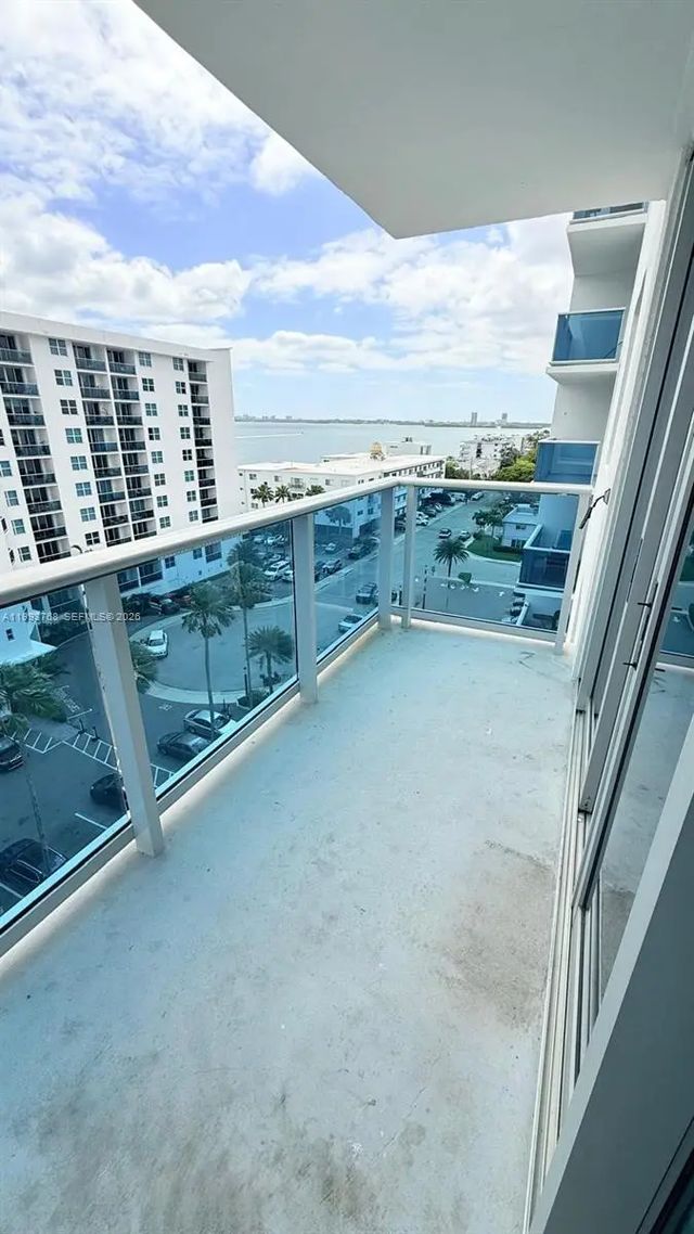 4 of 11 - 7501 E Treasure Drive #8b, North Bay Village, FL