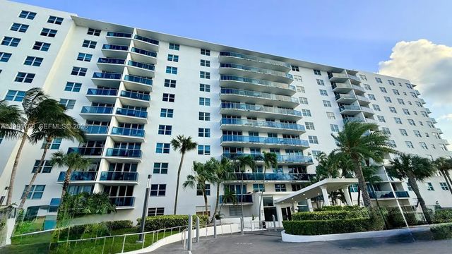5 of 11 - 7501 E Treasure Drive #8b, North Bay Village, FL