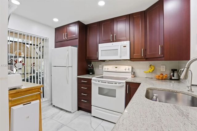 3 of 34 - 2225 Sw 15th Street #223, Deerfield Beach, FL