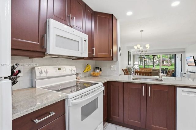 4 of 34 - 2225 Sw 15th Street #223, Deerfield Beach, FL