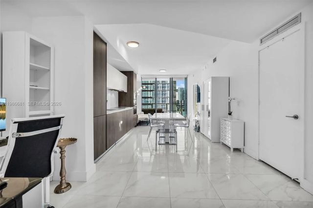 3 of 41 - 2900 Ne 7th Avenue #1408, Miami, FL