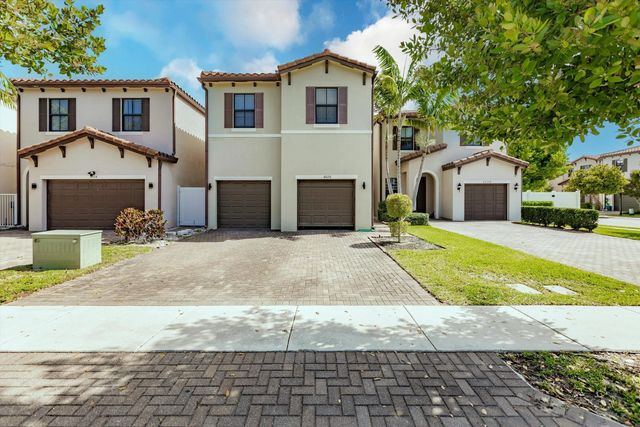 2 of 31 - 6026 Pine Tree Way #6026, Riviera Beach, FL