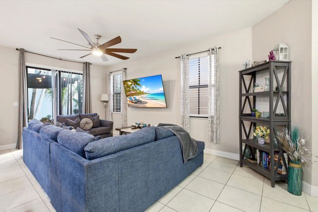 4 of 31 - 6026 Pine Tree Way #6026, Riviera Beach, FL