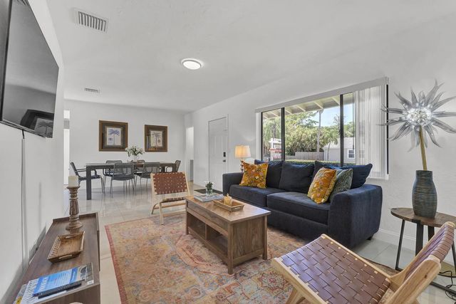 5 of 47 - 2301 Ridgeway Avenue, West Palm Beach, FL