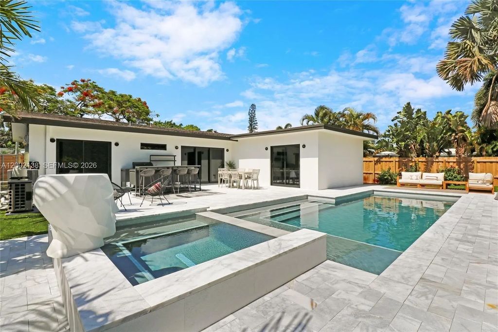811 Ne 17th Court, Fort Lauderdale