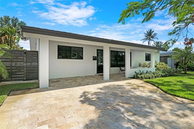 2 of 40 - 811 Ne 17th Court, Fort Lauderdale, FL