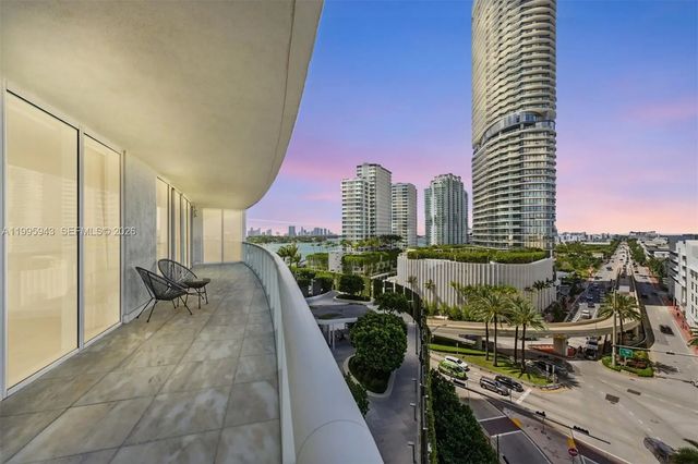 3 of 59 - 450 Alton Road #910, Miami Beach, FL