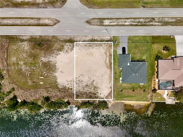 900 Vogiantzis Parkway, Cape Coral