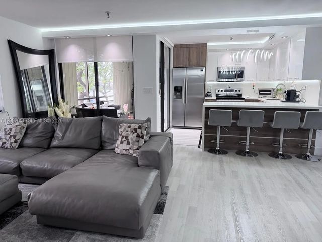 671 Ne 195th Street #208e, Miami