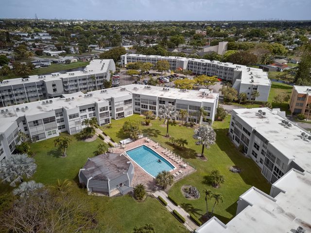 6570 Royal Palm Boulevard #306j, Margate