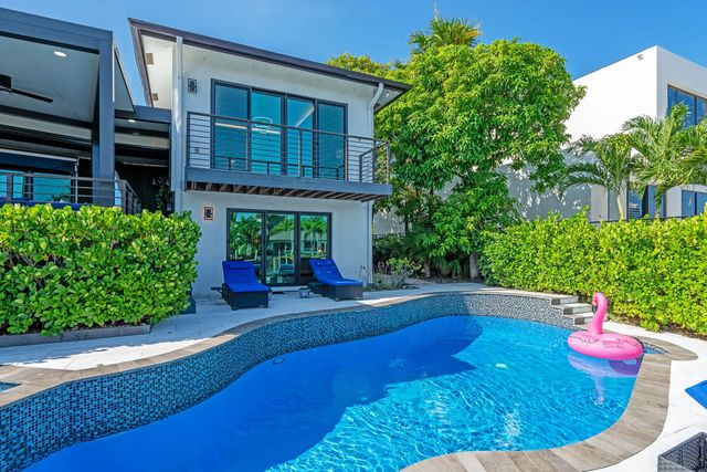 2 of 40 - 2878 Ne 26th Street, Fort Lauderdale, FL
