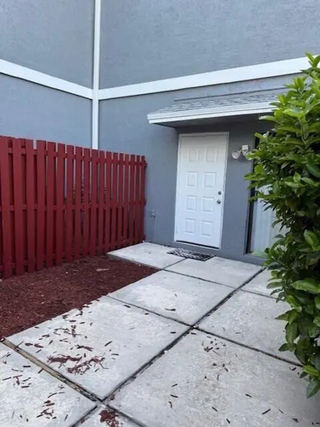2 of 16 - 1 Crossings Circle W #c, Boynton Beach, FL
