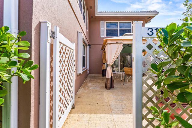 2 of 32 - 3136 Kingston Court, West Palm Beach, FL