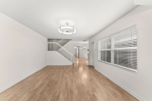 4 of 32 - 3136 Kingston Court, West Palm Beach, FL
