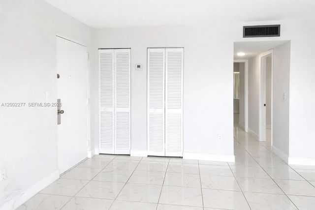 3 of 20 - 16508 Ne 26th Avenue #601, North Miami Beach, FL