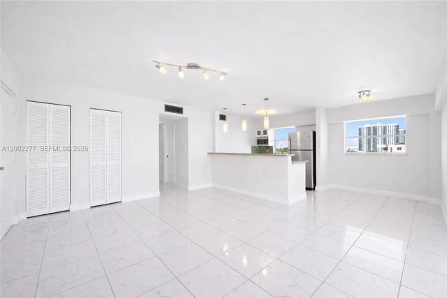 4 of 20 - 16508 Ne 26th Avenue #601, North Miami Beach, FL