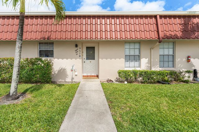 2 of 21 - 852 Salem Lane, Lake Worth, FL