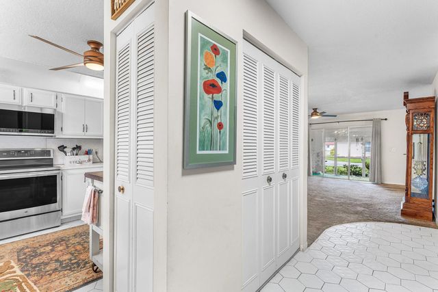 3 of 21 - 852 Salem Lane, Lake Worth, FL