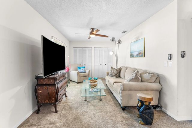 5 of 21 - 852 Salem Lane, Lake Worth, FL