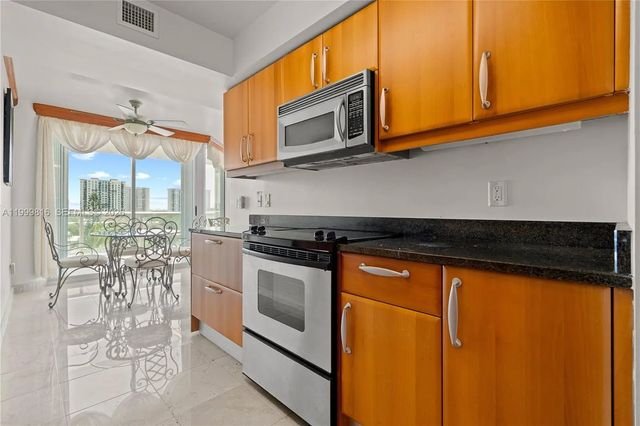 5 of 24 - 16500 Collins Avenue #554, Sunny Isles Beach, FL