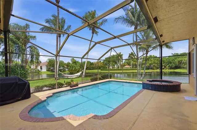 4 of 38 - 3038 Lakewood Drive, Weston, FL