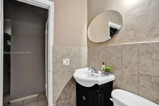 4 of 52 - 836 Nw 101st Street, Miami, FL