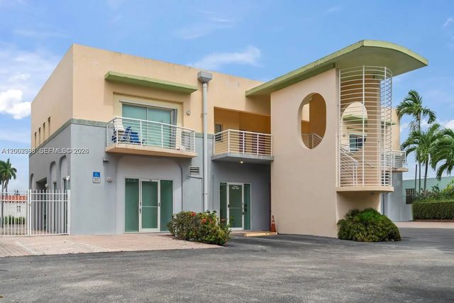 4 of 26 - 200 E Dania Beach Boulevard, Dania Beach, FL