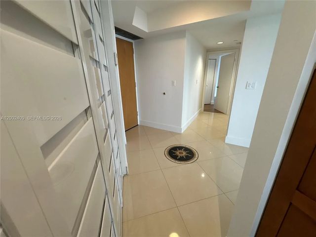 2 of 58 - 20185 E Country Club Drive #1105, Aventura, FL
