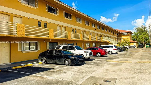 3 of 15 - 180 Royal Palm Road #216, Hialeah Gardens, FL