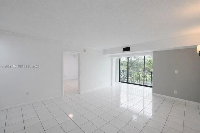 4 of 29 - 77 Crandon Boulevard #3c, Key Biscayne, FL