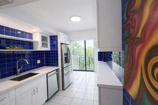 5 of 29 - 77 Crandon Boulevard #3c, Key Biscayne, FL