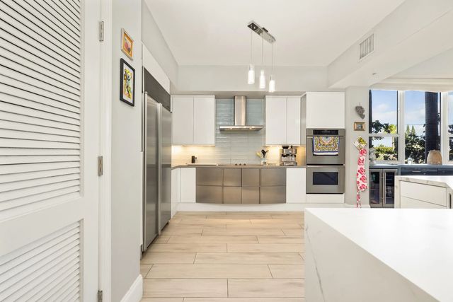 2 of 36 - 701 Se 21st Avenue #201, Deerfield Beach, FL