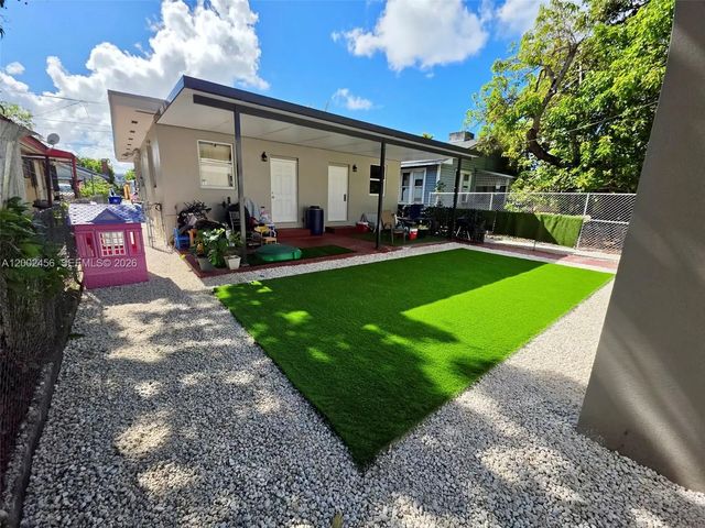 3 of 30 - 2637 Nw 23rd Court, Miami, FL