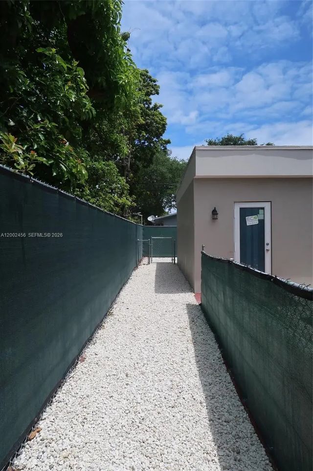 5 of 30 - 2637 Nw 23rd Court, Miami, FL