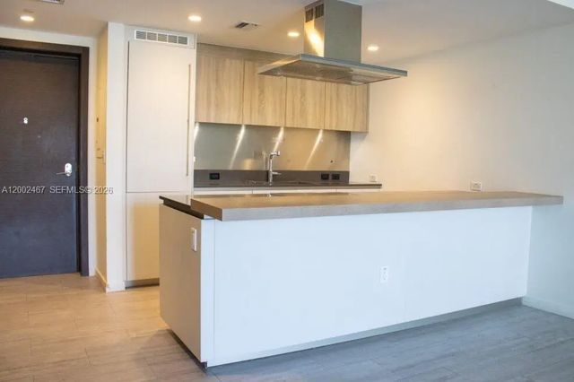 2 of 17 - 1000 Brickell Plaza #1906, Miami, FL