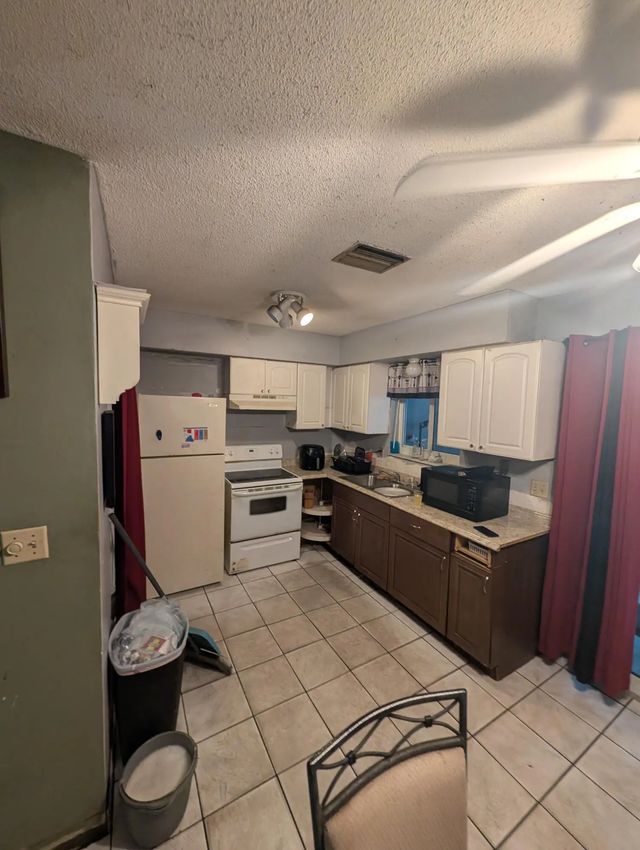 3 of 8 - 5201 Nw 16th Court, Lauderhill, FL
