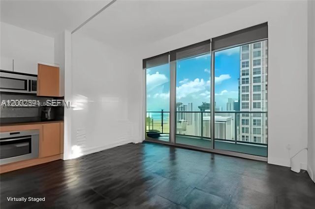 3 of 29 - 300 S Biscayne Boulevard #ph-3903, Miami, FL