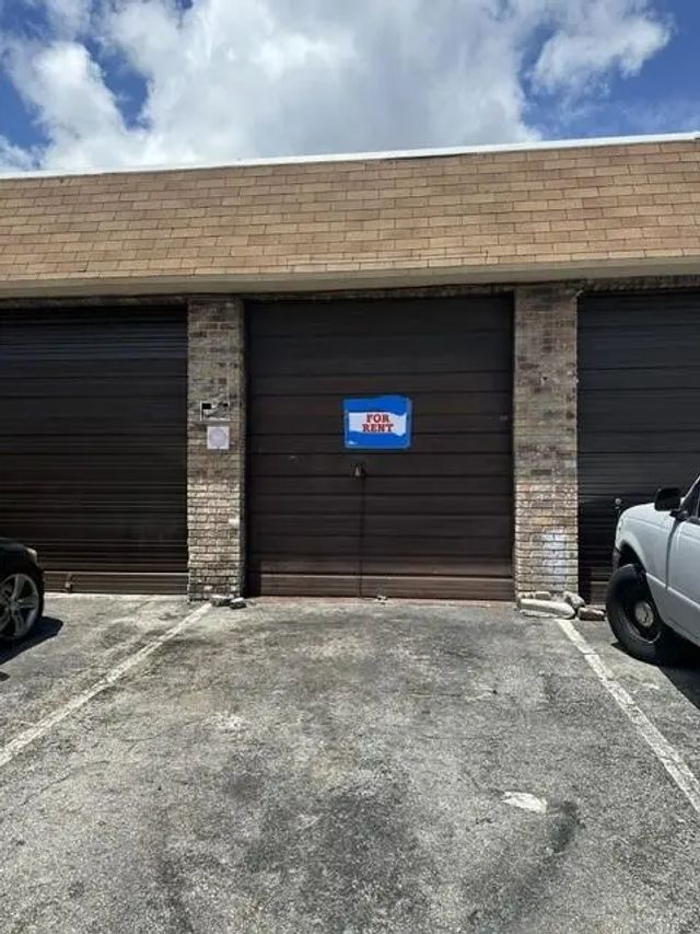 2 of 5 - 4493 Nw 8th  Avenue Nw #3, Oakland Park, FL