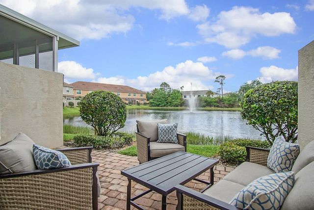 638 Sw Glen Crest Way, Stuart