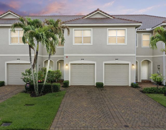 2 of 32 - 638 Sw Glen Crest Way, Stuart, FL