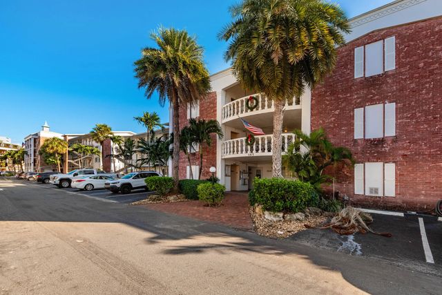 465 Paradise Isle Boulevard #110, Hallandale Beach